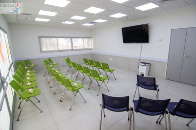 חדר ישיבה - צפיית סרט עד 35 איש